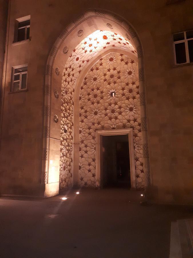 Clock Tower Apartment In Baku Bagian luar foto
