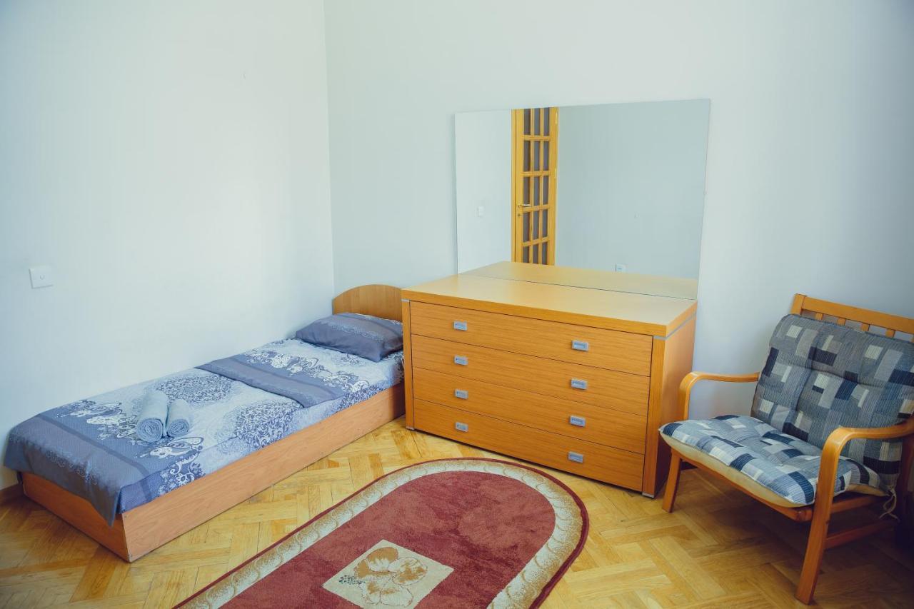 Clock Tower Apartment In Baku Bagian luar foto