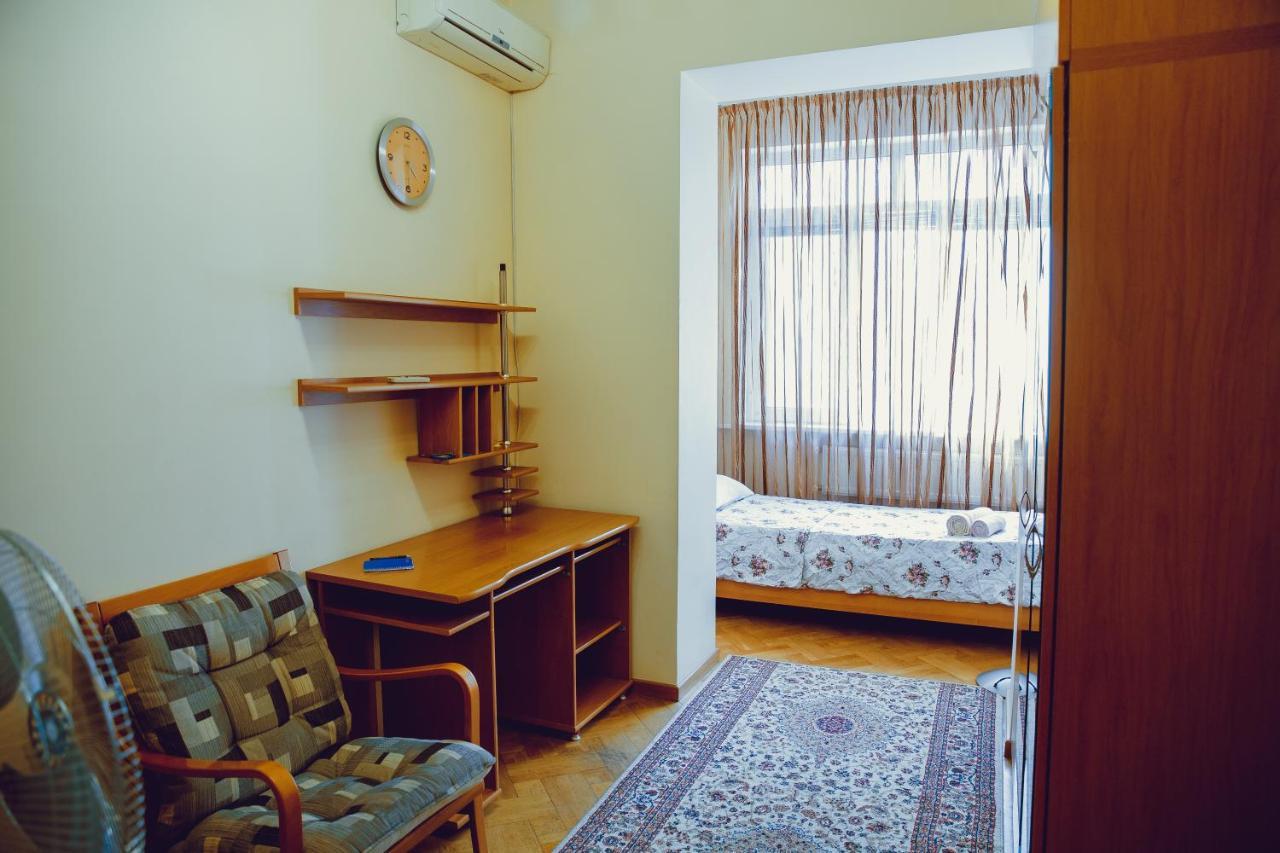 Clock Tower Apartment In Baku Bagian luar foto