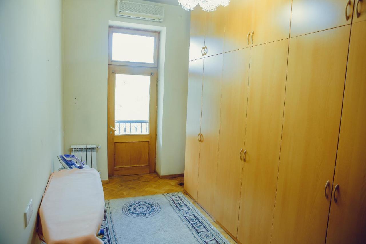 Clock Tower Apartment In Baku Bagian luar foto