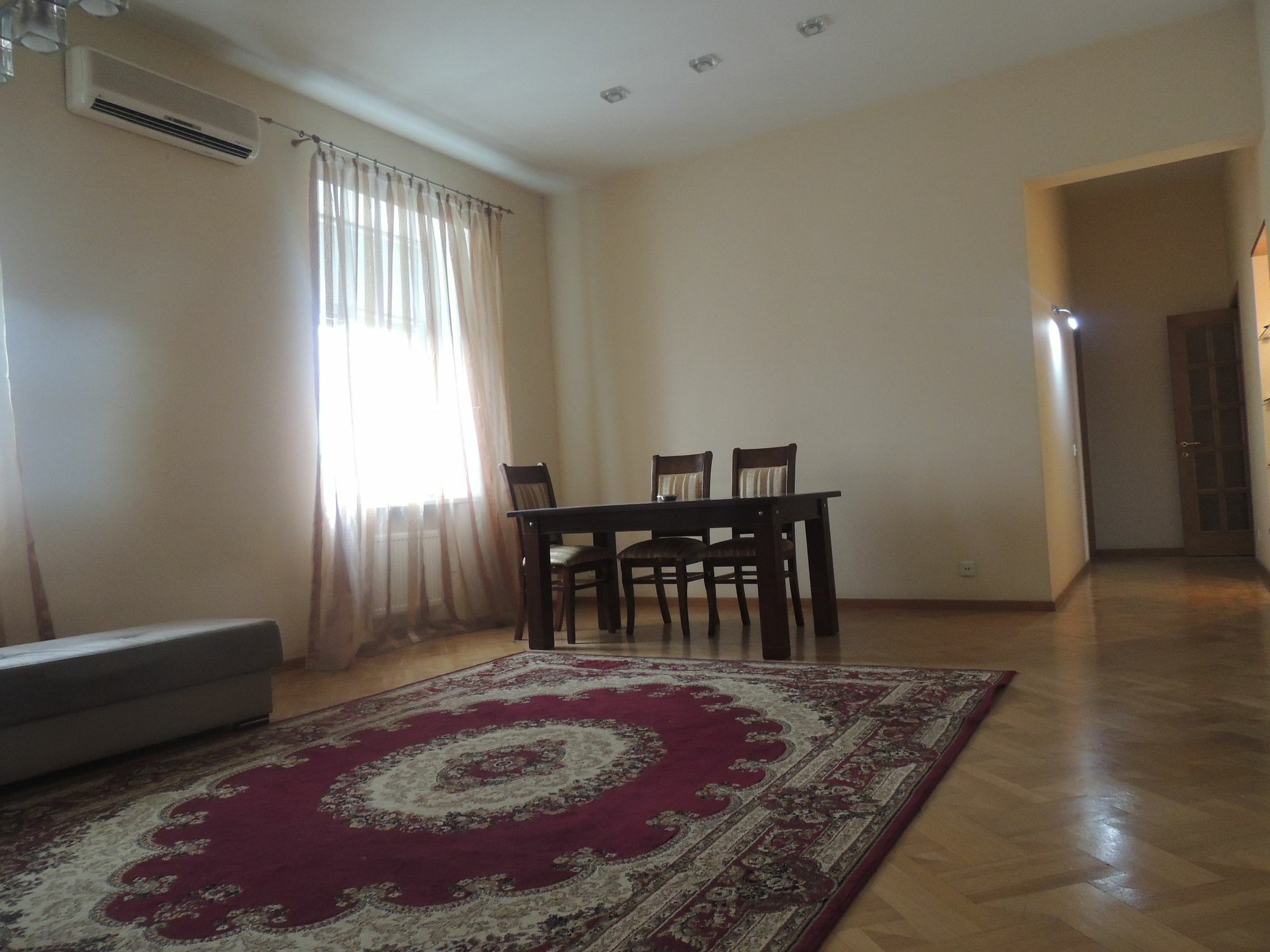 Clock Tower Apartment In Baku Bagian luar foto