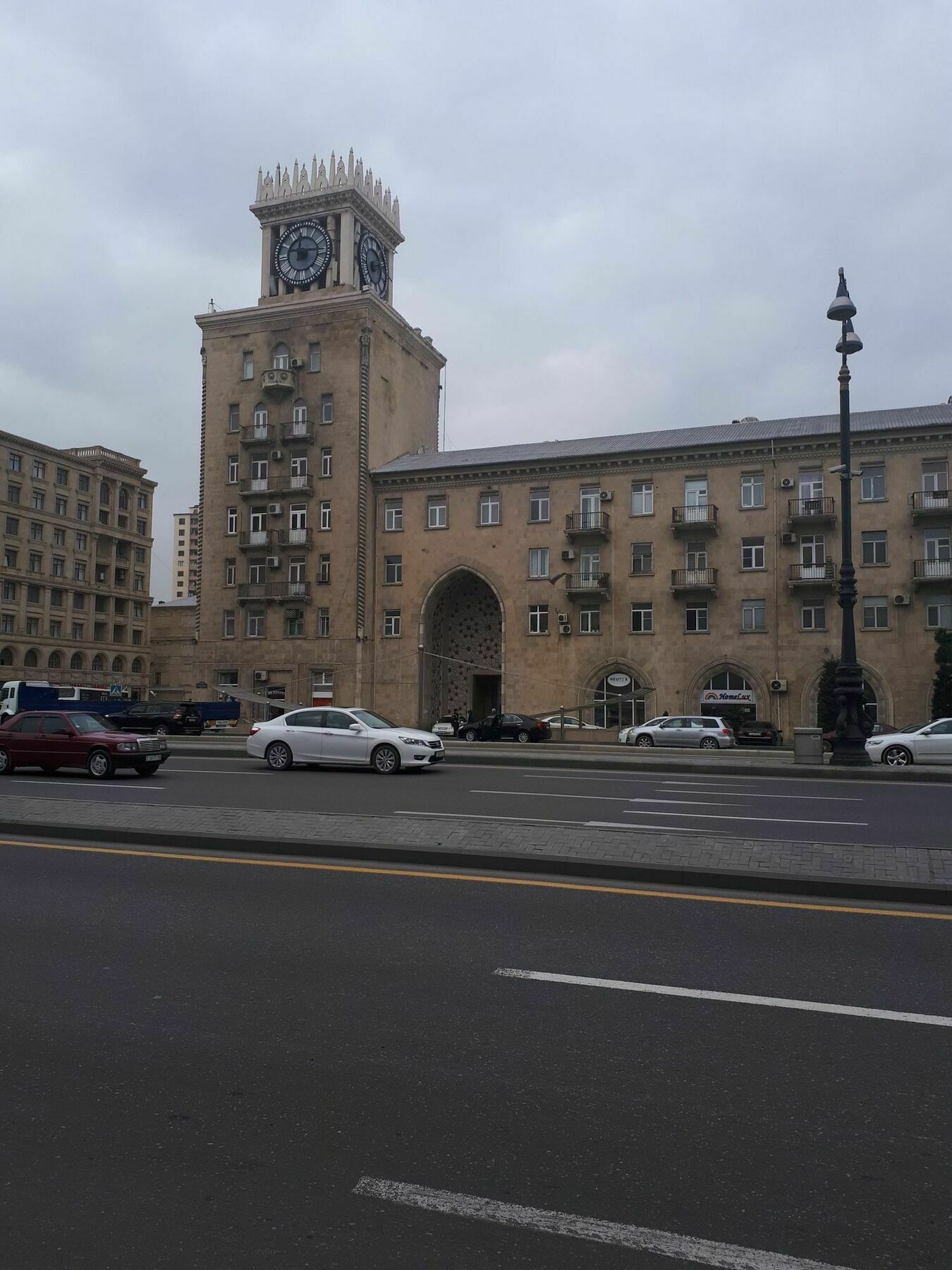 Clock Tower Apartment In Baku Bagian luar foto